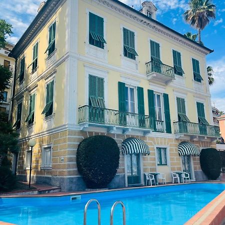 Hotel Miramare Imperia Bagian luar foto