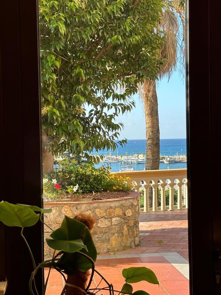 Hotel Miramare Imperia Bagian luar foto