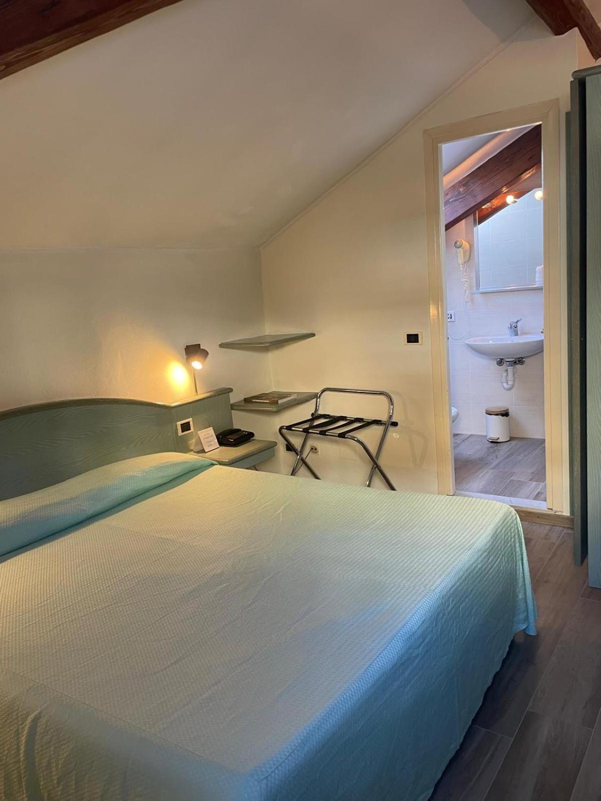 Hotel Miramare Imperia Ruang foto