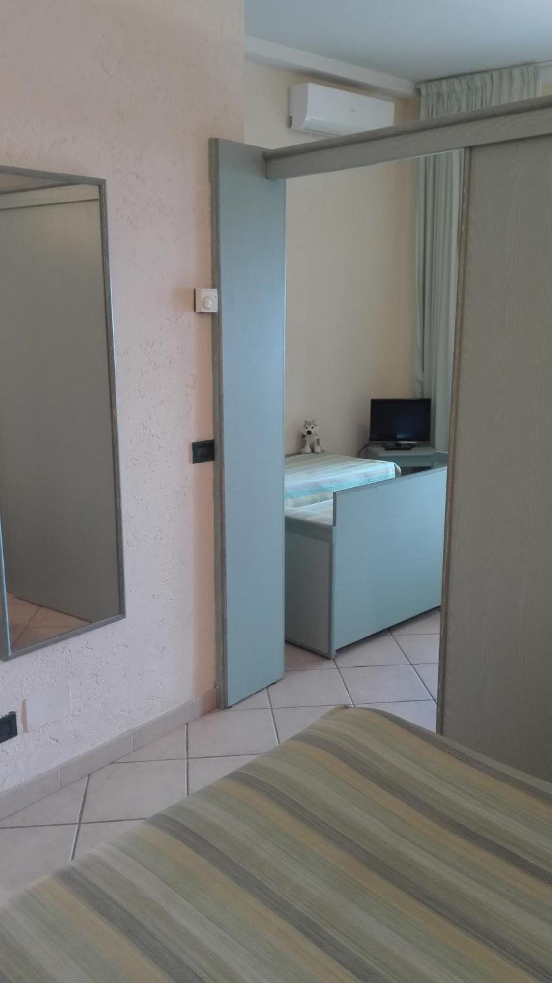Hotel Miramare Imperia Ruang foto