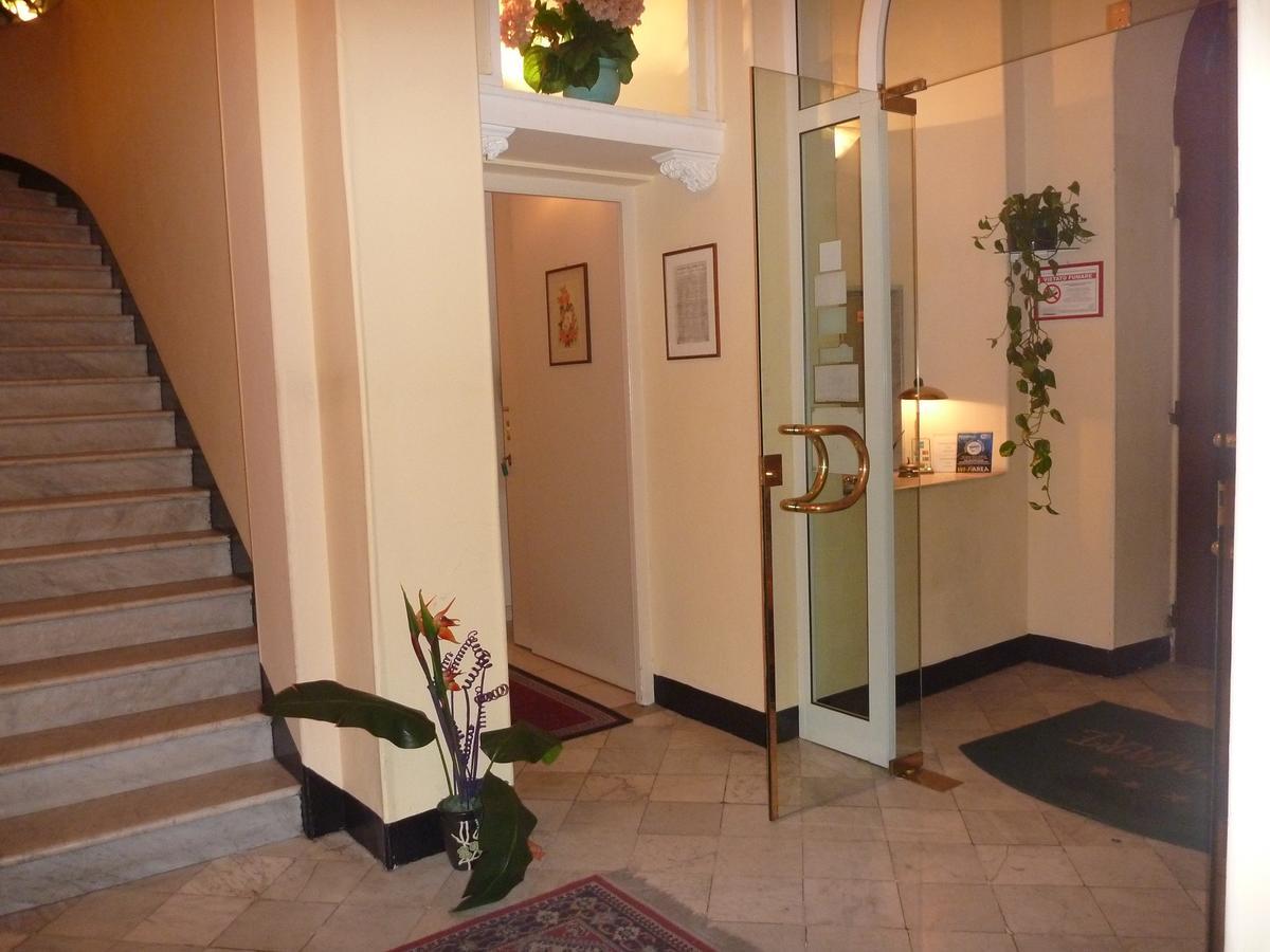 Hotel Miramare Imperia Bagian luar foto
