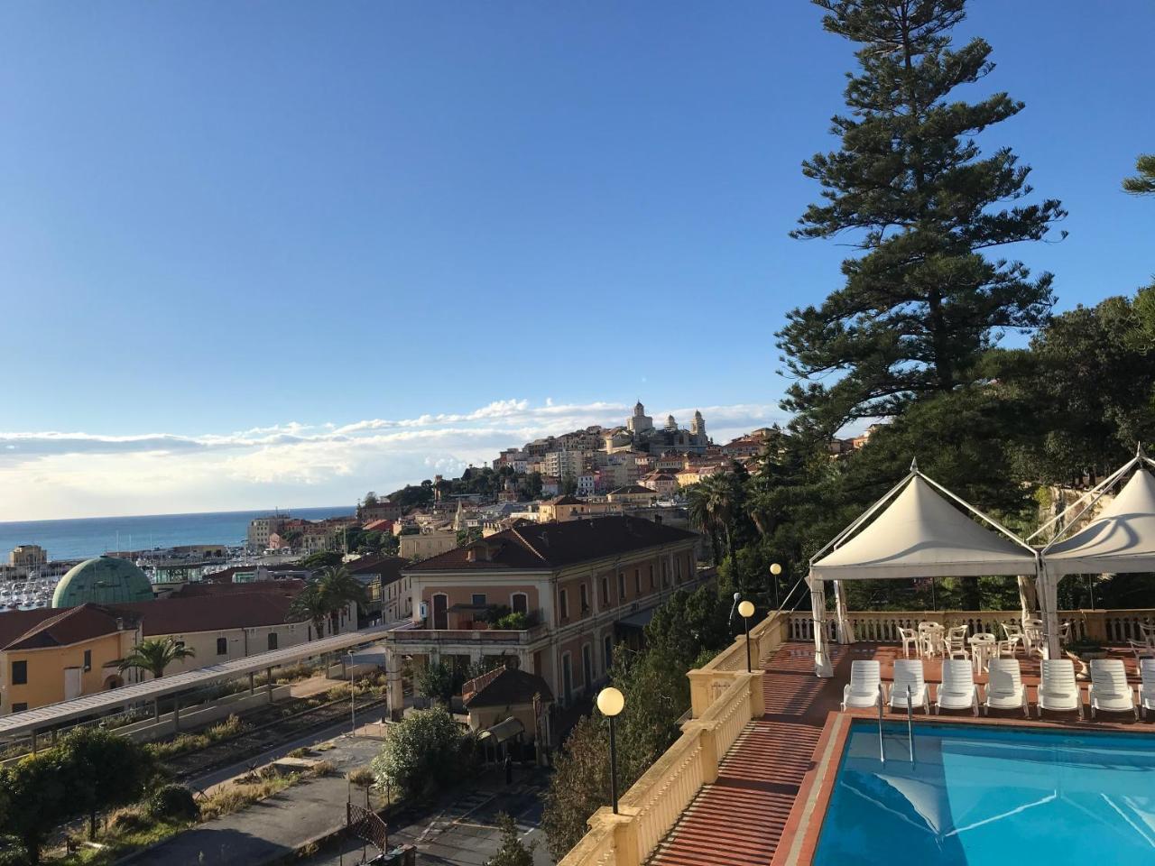Hotel Miramare Imperia Bagian luar foto