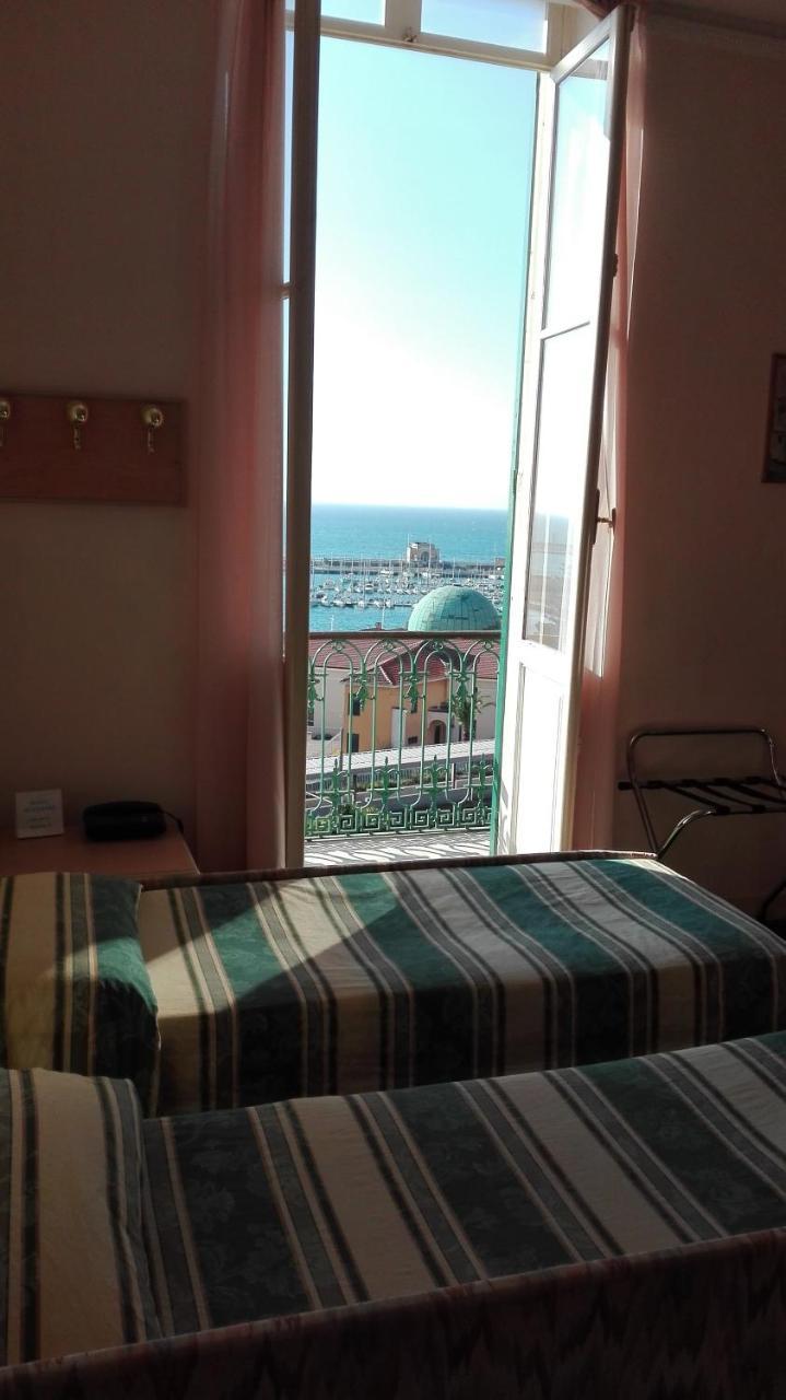 Hotel Miramare Imperia Bagian luar foto