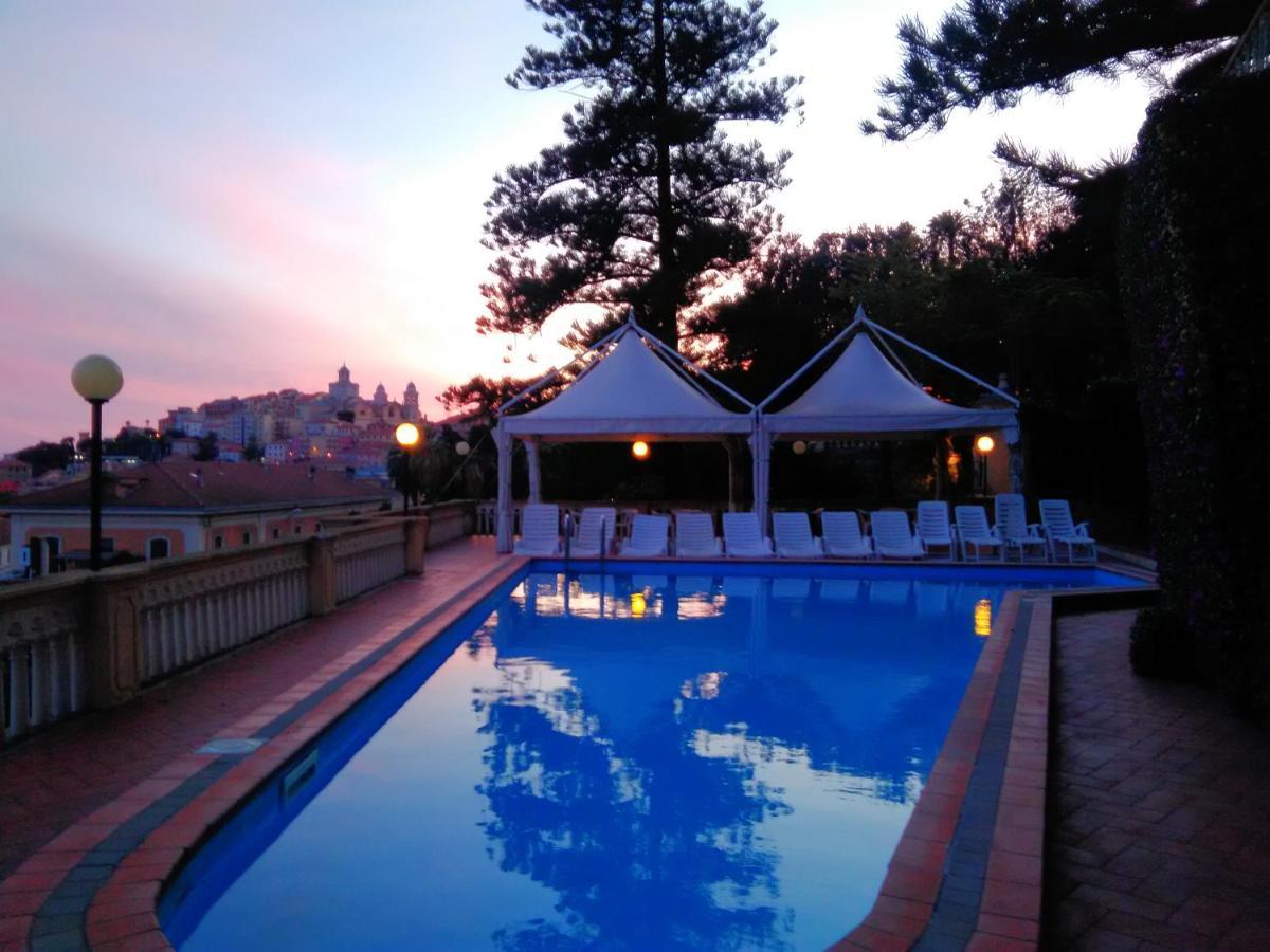 Hotel Miramare Imperia Bagian luar foto